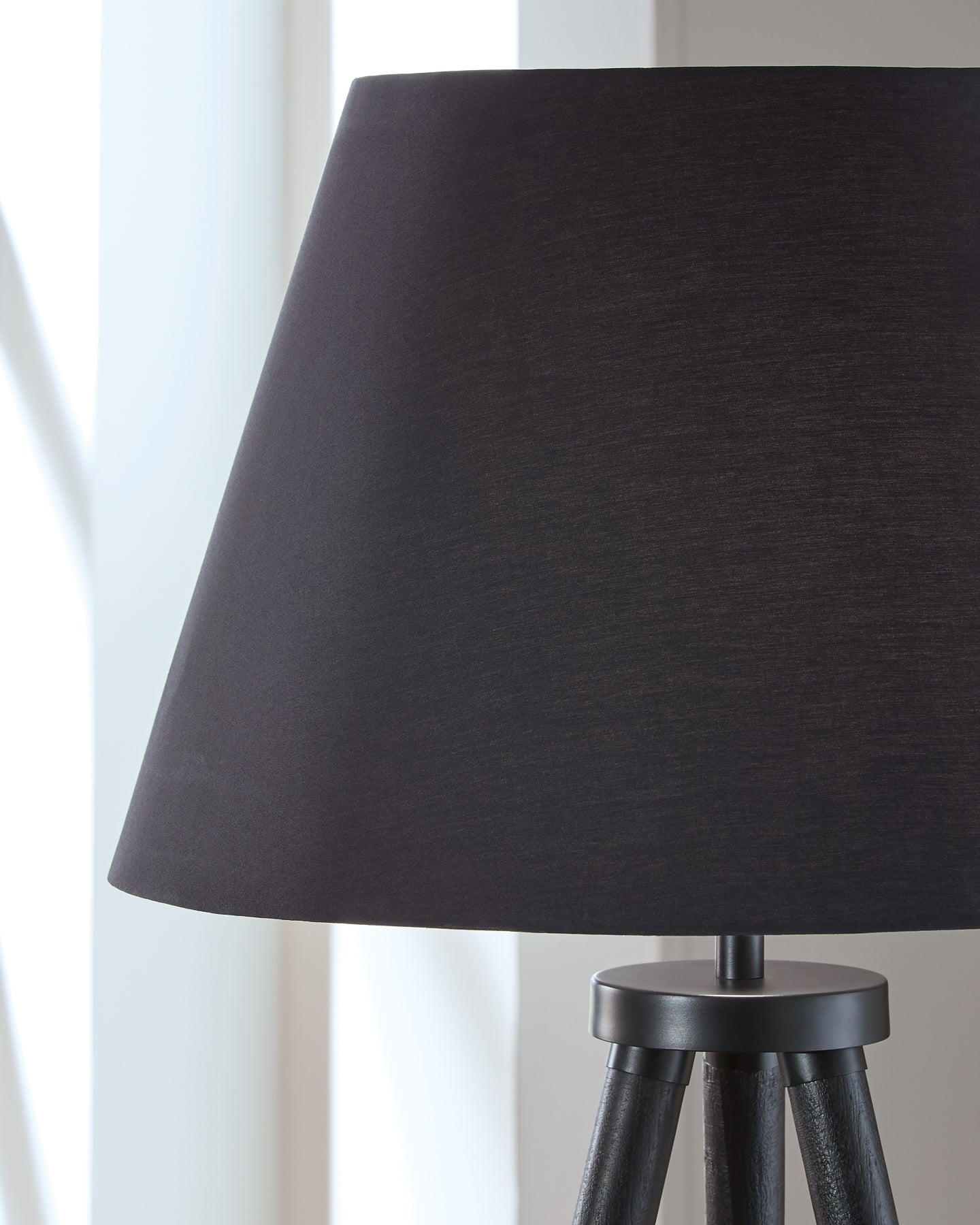 Orhan Wood Floor Lamp (1/CN)