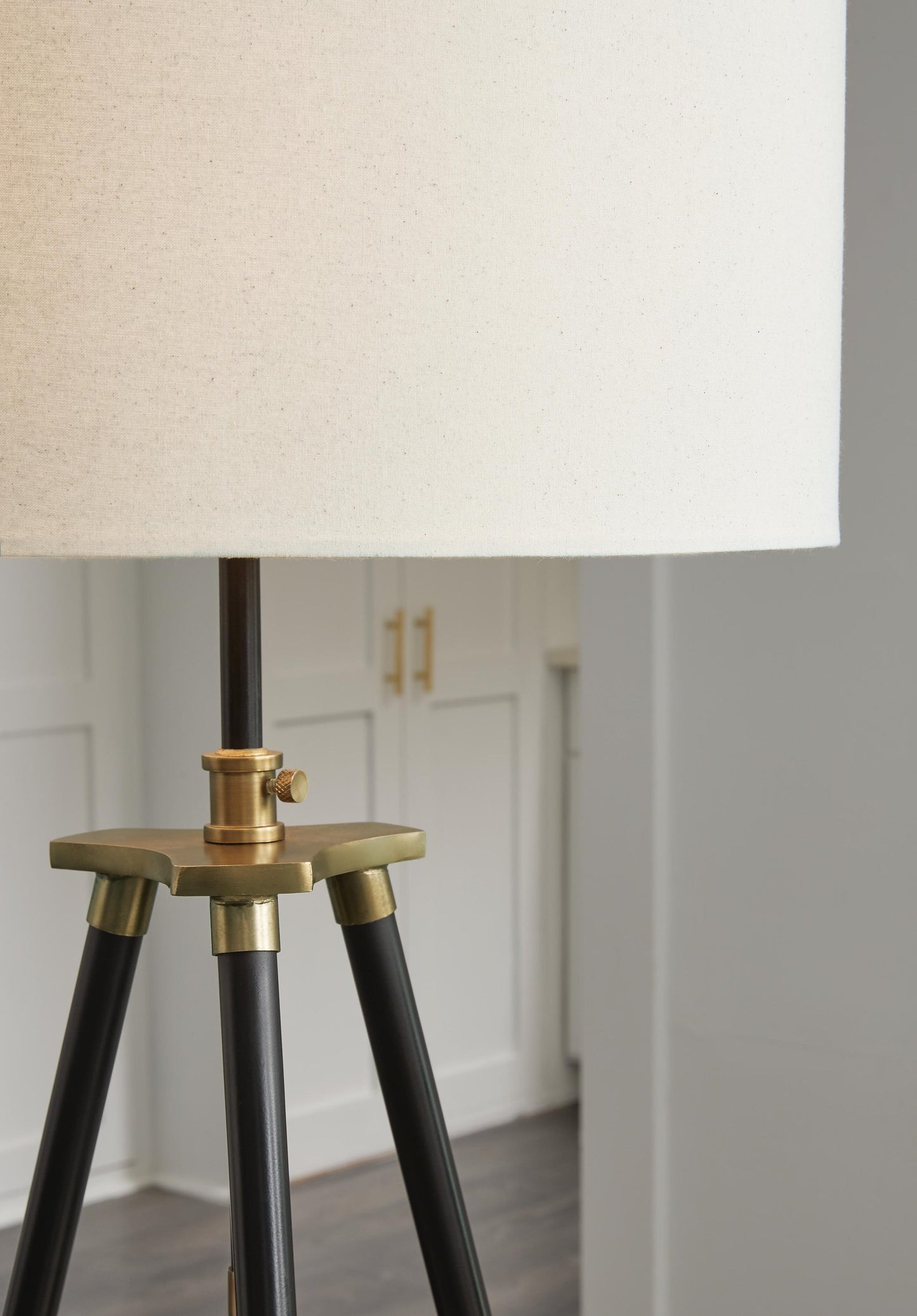 Cashner Metal Floor Lamp (1/CN)