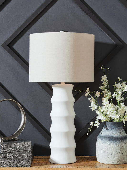 Veraleigh Poly Table Lamp (1/CN)