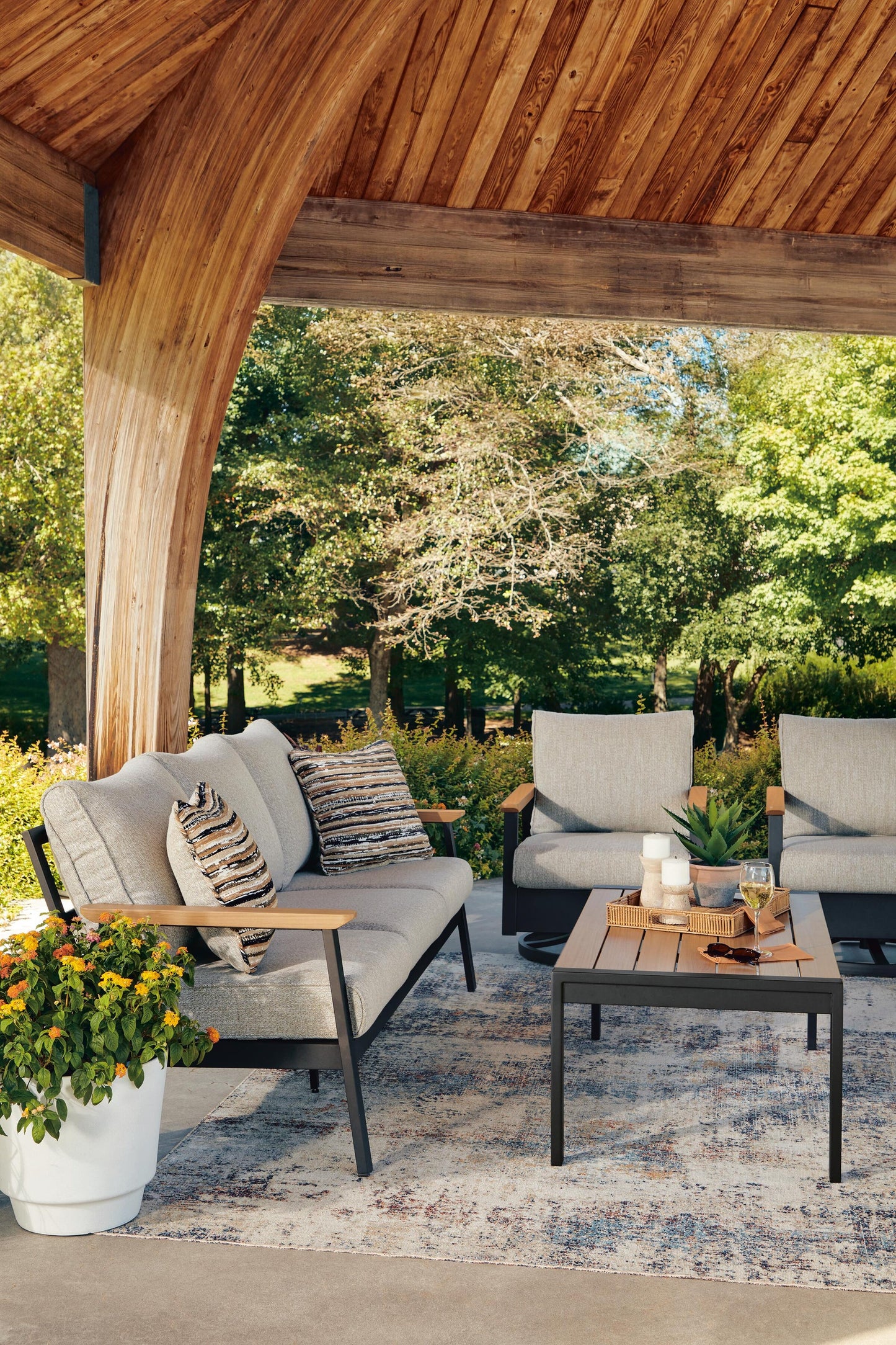 Carmel Highlands Sofa/Chairs/Table Set (4/CN)
