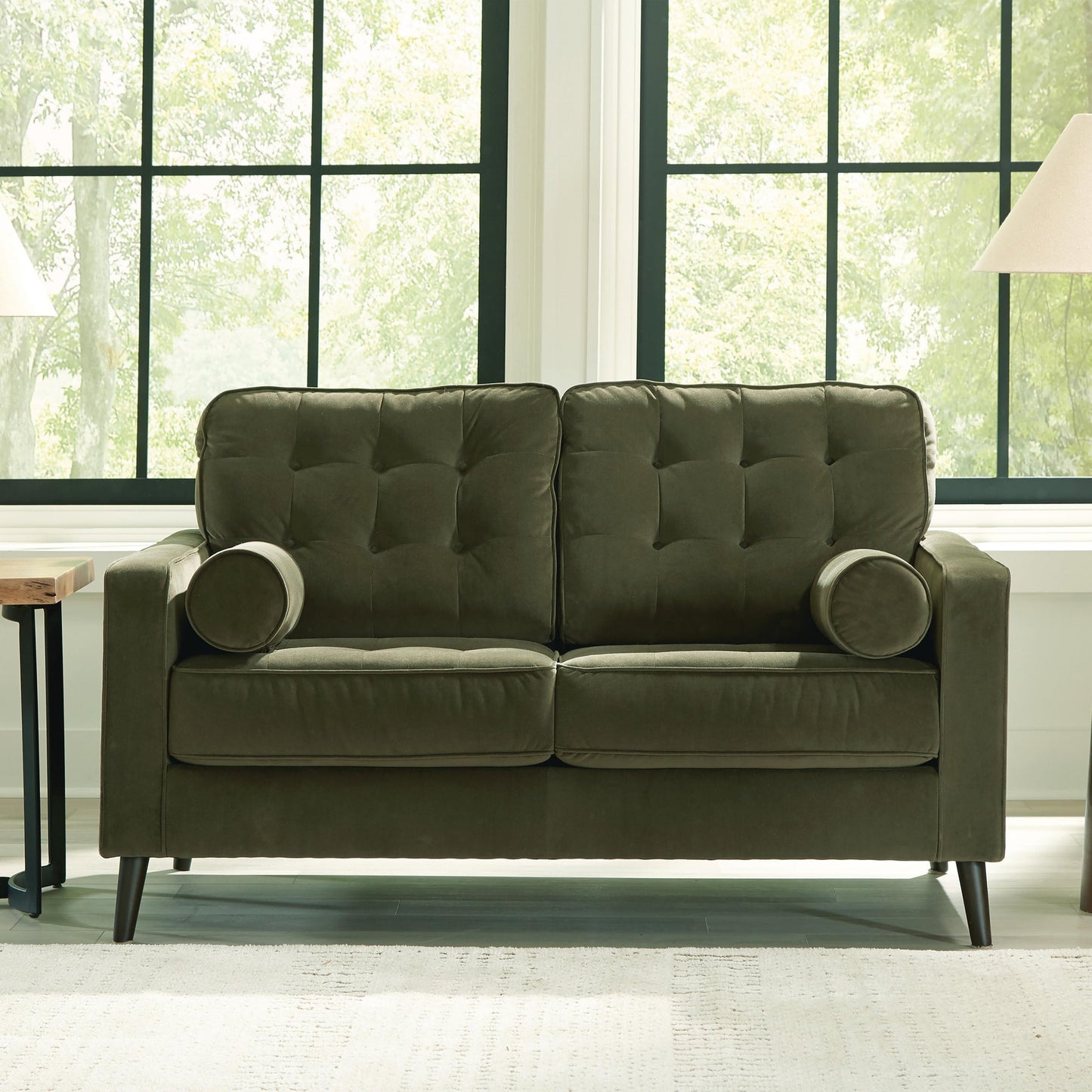 Reveon Lakes Loveseat