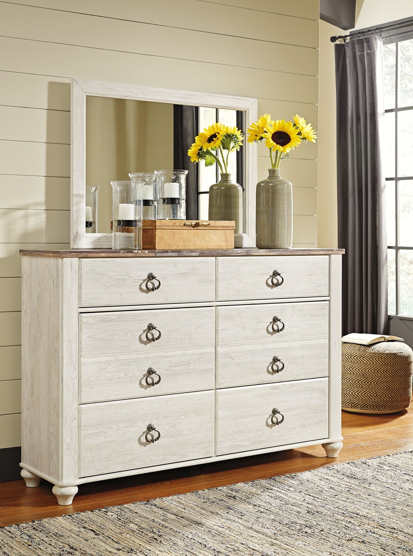Willowton Queen/Full Panel Headboard with Mirrored Dresser and Chest