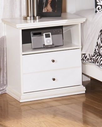 Bostwick Shoals King/California King Panel Headboard with Mirrored Dresser and 2 Nightstands
